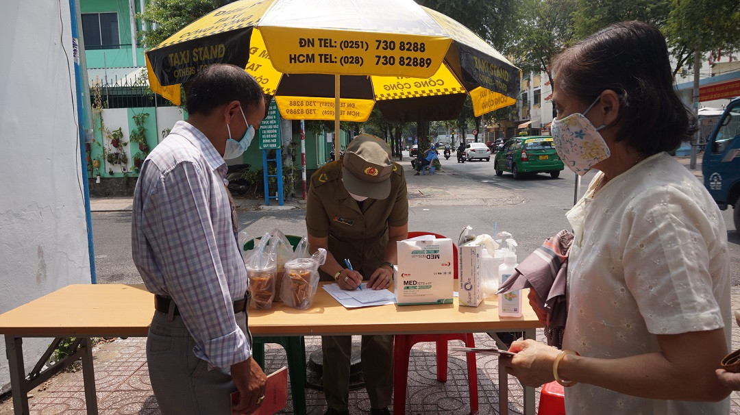 Công an TPHCM cấp gần 100.000 căn cước gắn chip mỗi ngày ảnh 17