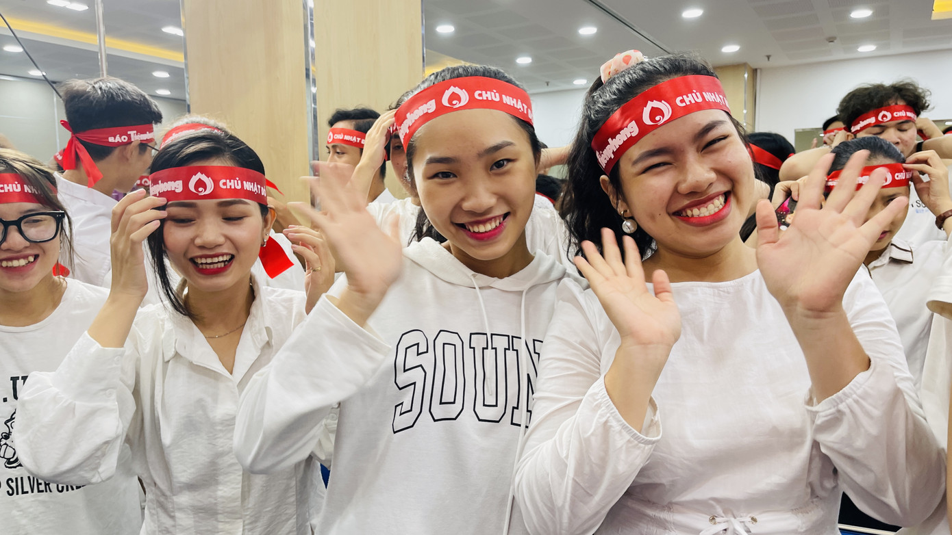 Bạn trẻ hào hứng tham gia hiến máu Chủ nhật Đỏ ảnh 2