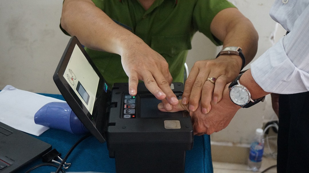 Công an TPHCM cấp gần 100.000 căn cước gắn chip mỗi ngày ảnh 15