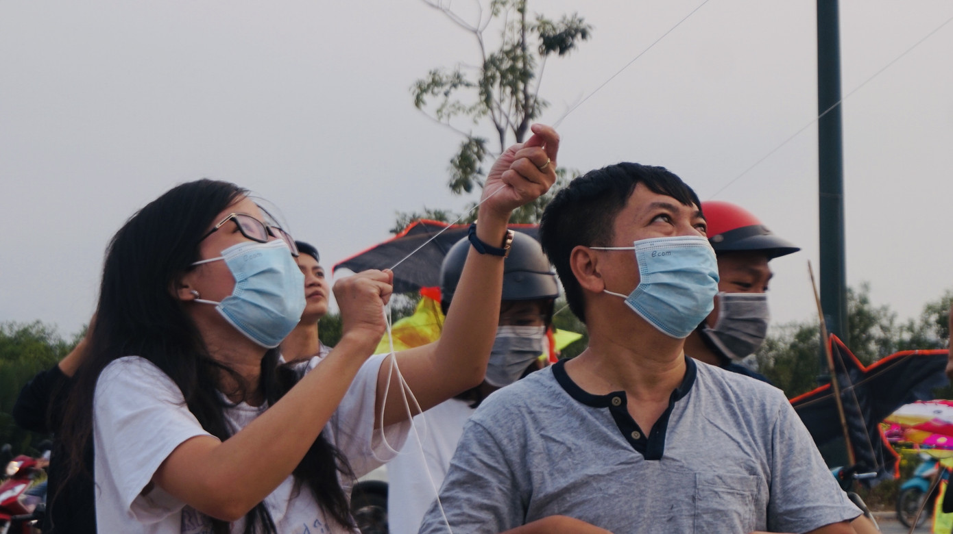 Bạn trẻ Sài Gòn thả diều, 'xin một vé' trở về tuổi thơ ảnh 6