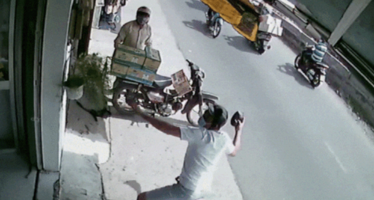 Ném mắm tôm, tạt sơn đòi nợ kiểu ‘khủng bố’ ở Sài Gòn ảnh 1