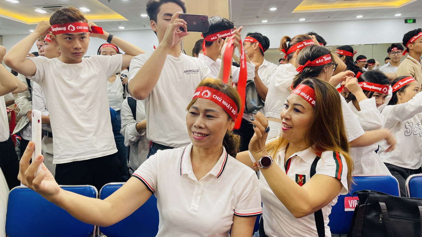 Sôi động Chủ nhật Đỏ tại TPHCM ảnh 9