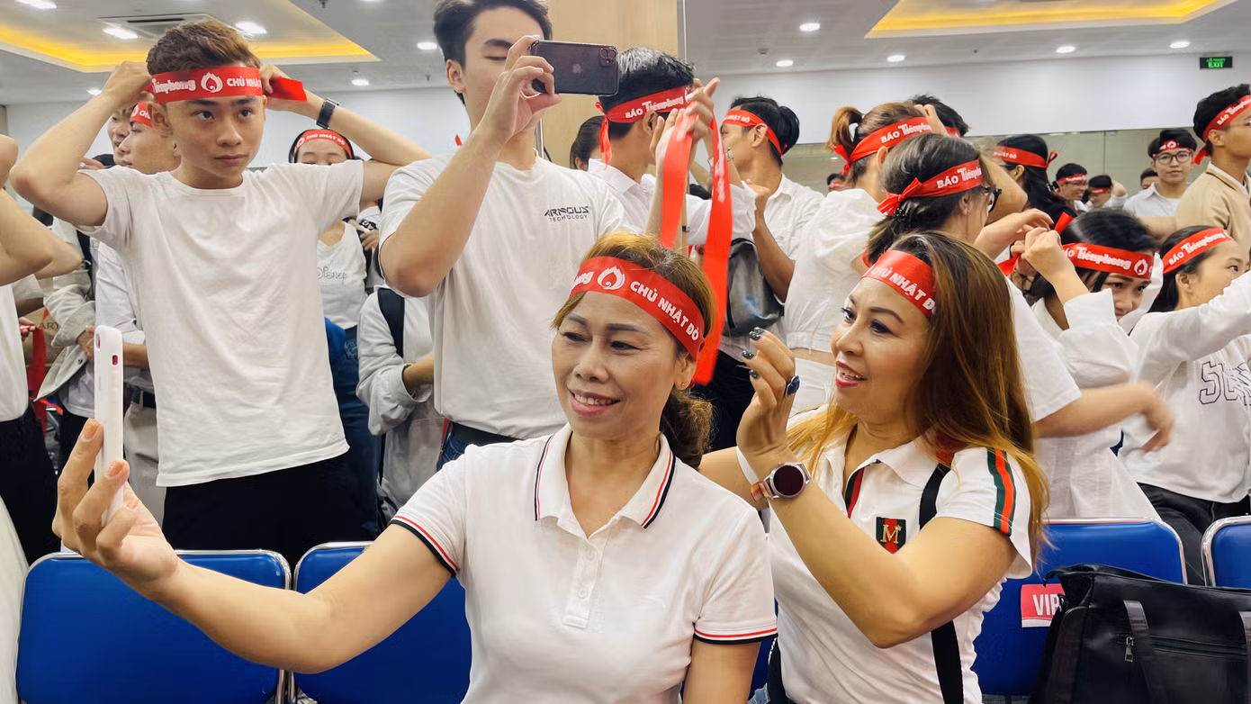 Sôi động Chủ nhật Đỏ tại TPHCM ảnh 9