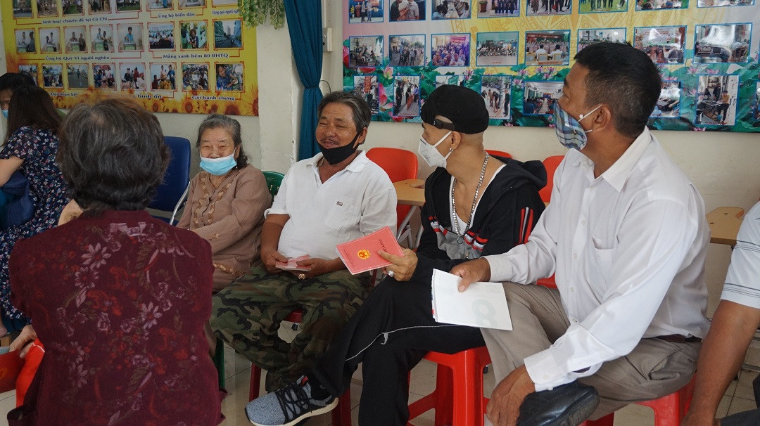 Công an TPHCM cấp gần 100.000 căn cước gắn chip mỗi ngày ảnh 5