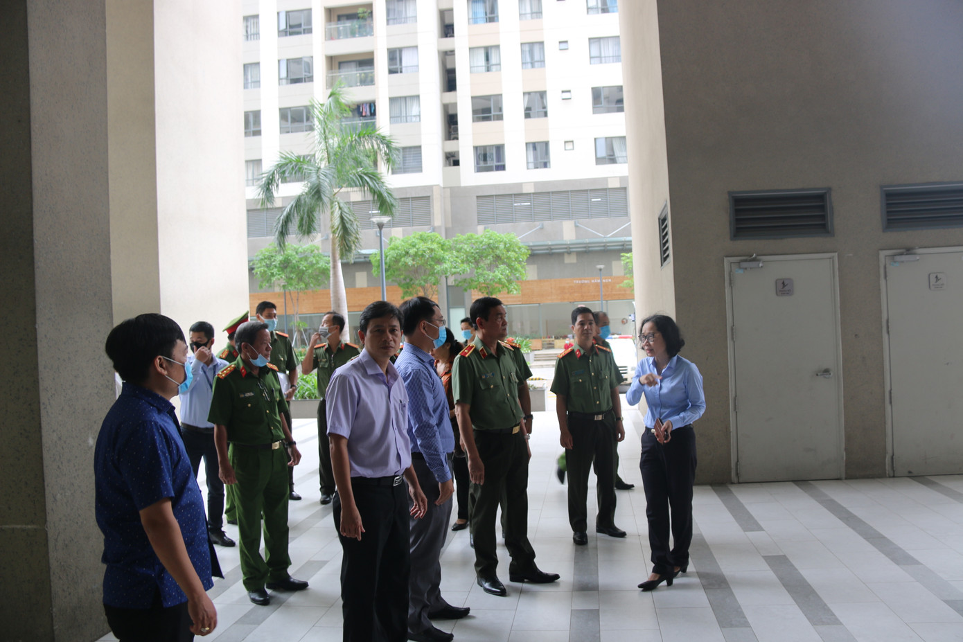 Giám đốc Công an TPHCM kiểm tra công tác bảo vệ bầu cử ảnh 2