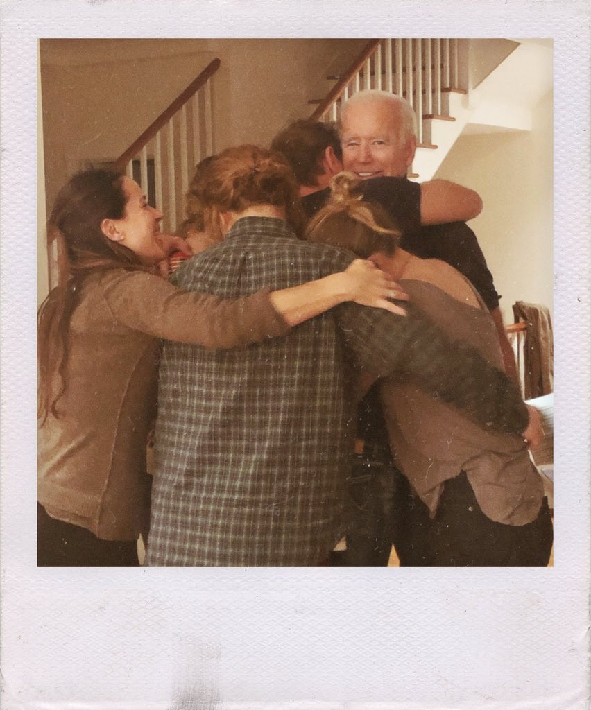 Ông Joe Biden biết tin đắc cử Tổng thống nhờ các cháu ảnh 1