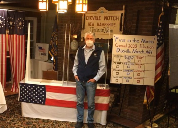 Hai ông Trump - Biden chia nhau chiến thắng ở 2 điểm bỏ phiếu đầu tiên ảnh 2