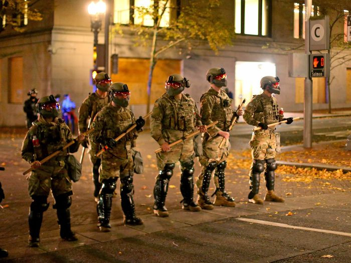 Mỹ: Biểu tình hậu bầu cử lan khắp nước Mỹ, 60 người bị bắt ảnh 2