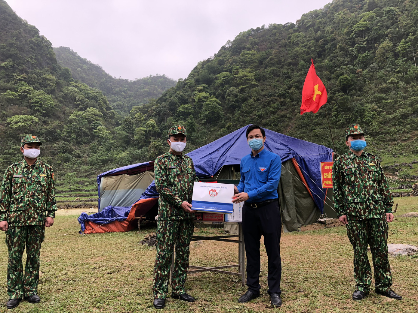  Tiếp sức biên cương chống dịch COVID–19 ảnh 1