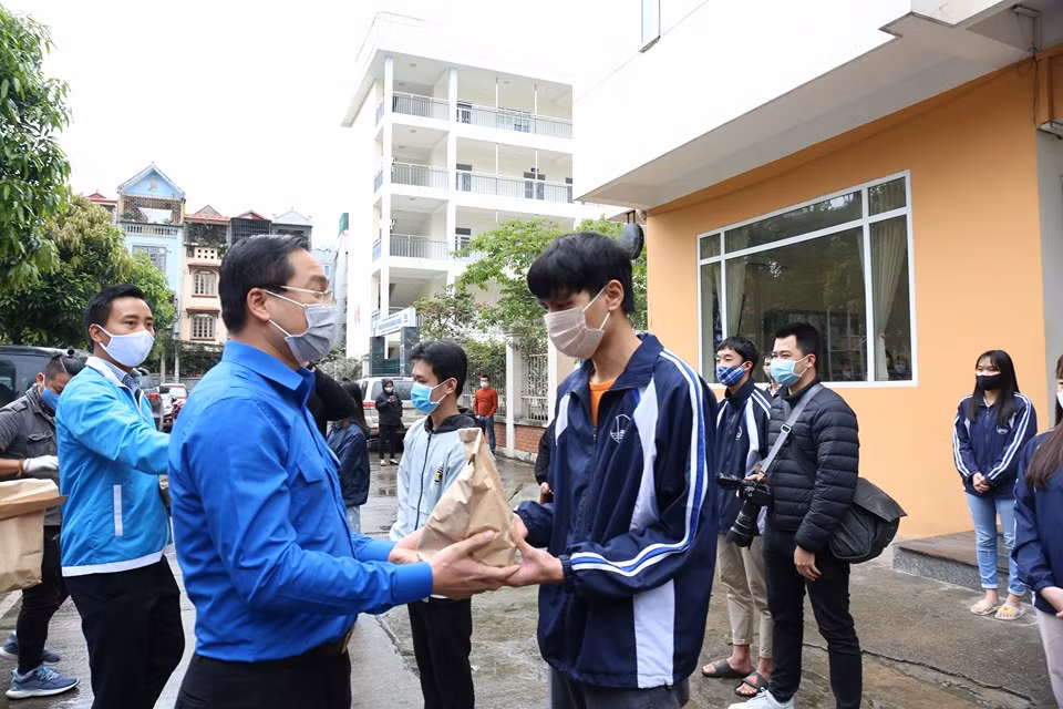 Tuổi trẻ Thủ đô với chiến dịch 10.000 việc làm, phát 8.000 suất ăn mỗi ngày chống dịch ảnh 2
