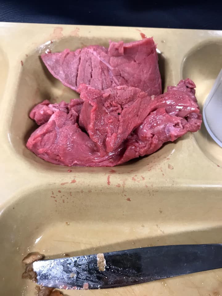 Cựu binh hé lộ hình ảnh bữa ăn tệ hại của lính Mỹ trên tàu chiến ảnh 1