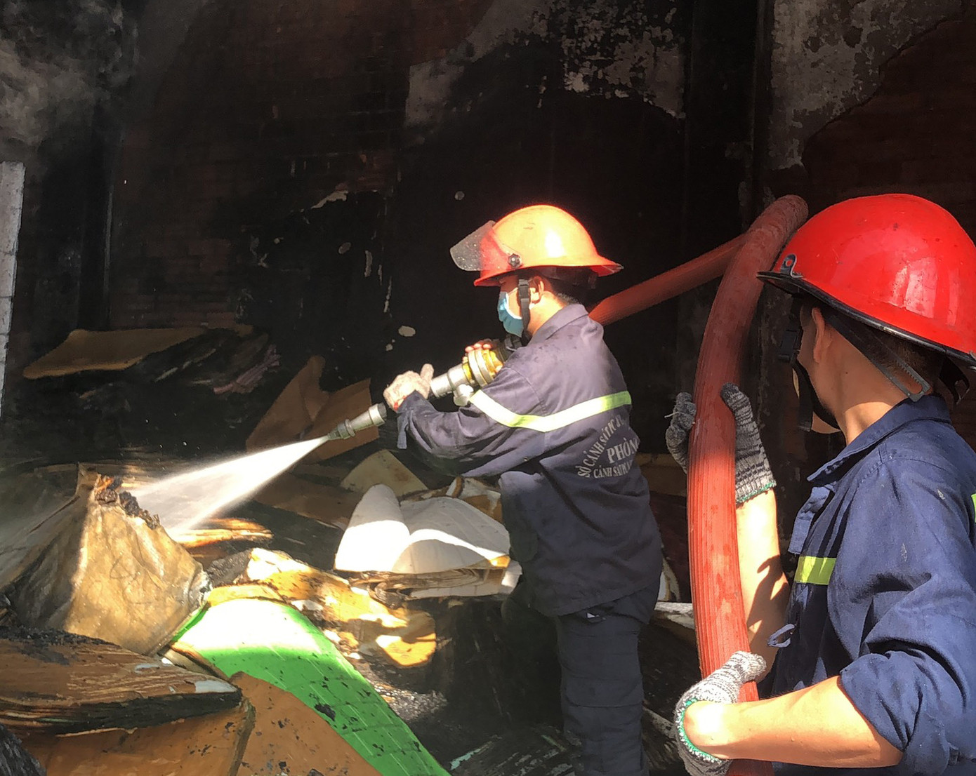 Một nạn nhân trong vụ cháy nhà ở Sài Gòn tử vong ảnh 1