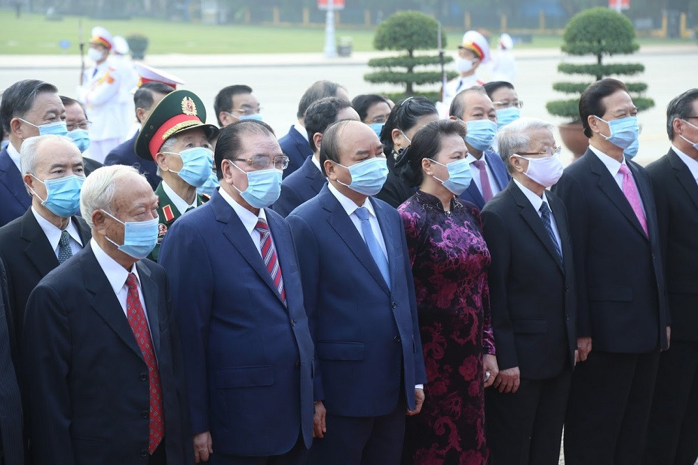 Lãnh đạo Đảng, Nhà nước vào Lăng viếng Chủ tịch Hồ Chí Minh ảnh 1