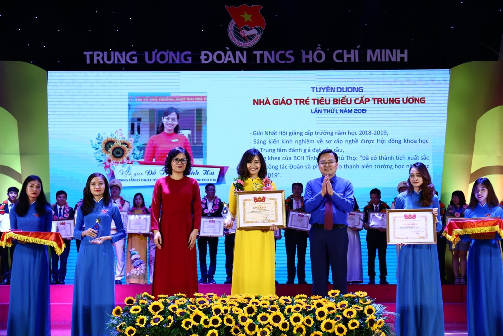 Vinh danh những nhà giáo trẻ tận tâm, cống hiến vì giáo dục ảnh 3