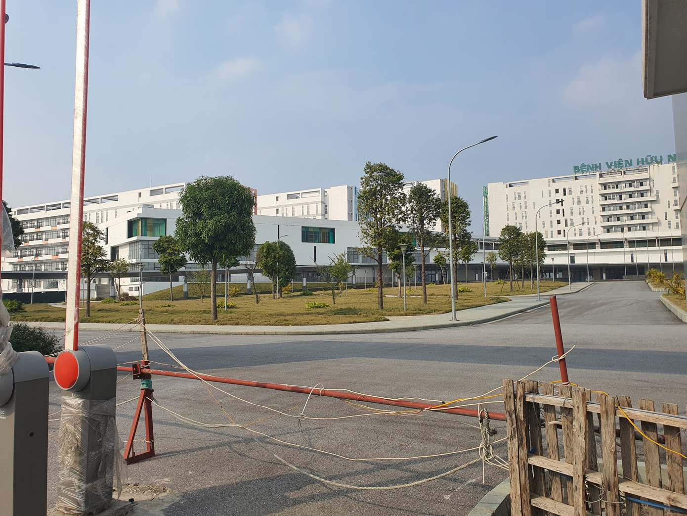 Nhân lực sẵn sàng, sao bệnh viện Bạch Mai, Việt Đức cơ sở 2 vẫn 'ngủ đông'? ảnh 4