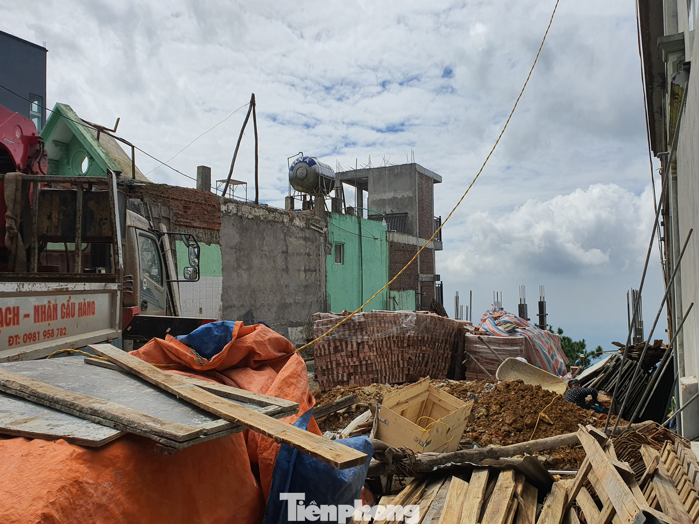 Tận thấy những công trình khoét núi, đổ bê tông kiên cố ở Tam Đảo ảnh 10