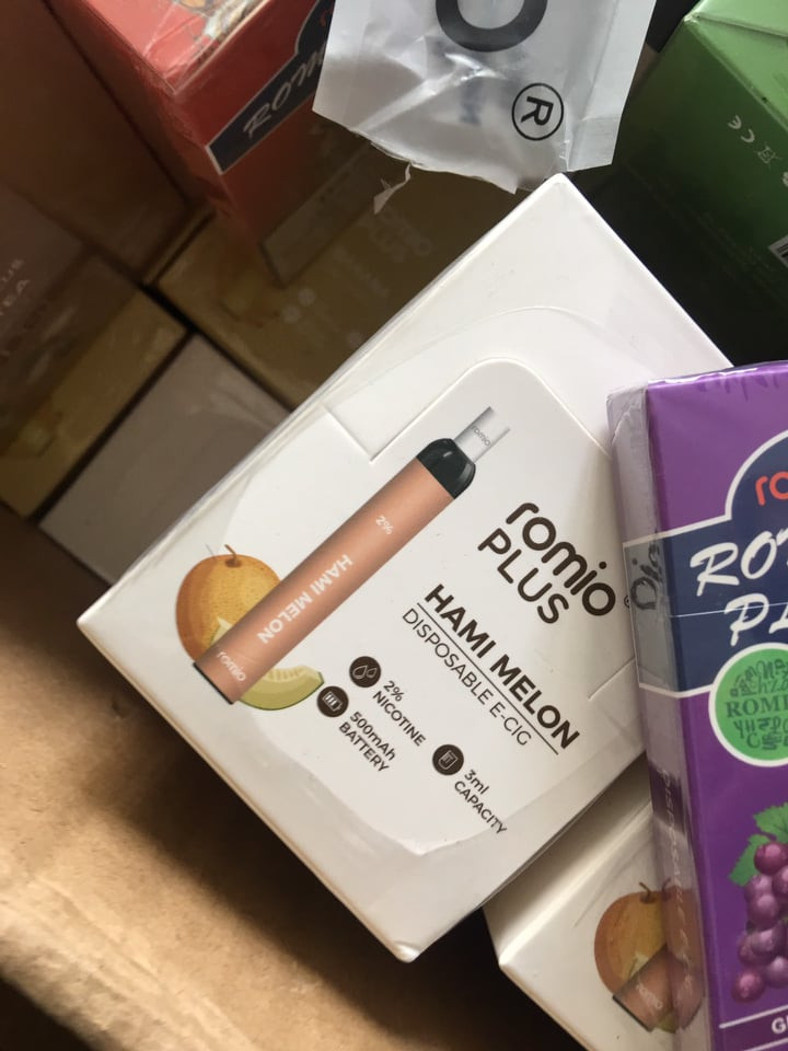 Hà Nội: Bắt giữ kho thuốc lá điện tử trị giá gần 1 tỷ đồng bán online ảnh 2