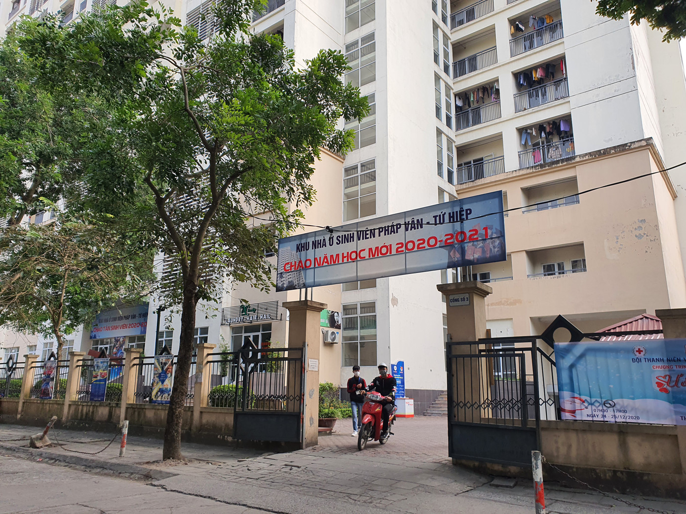 Cám cảnh ký túc xá nghìn tỷ trở thành khu ổ chuột khổng lồ ảnh 1