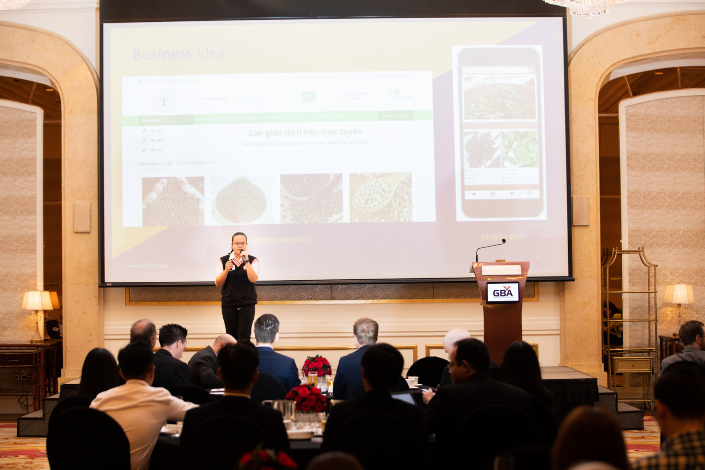 Đồng cảm với người trồng tiêu, sinh viên VKU làm hẳn sàn giao dịch thương mại trực tuyến ảnh 2