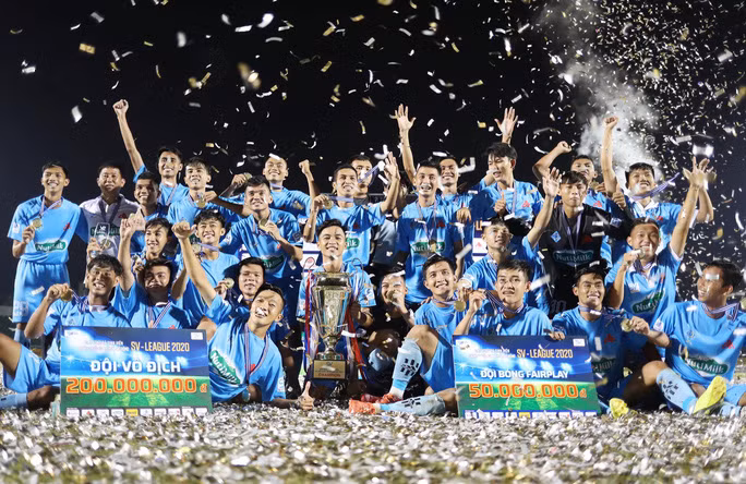 Vô địch SV-League 2020, đội trường ĐH Cần Thơ được “bầu Hải” thưởng đậm ảnh 1