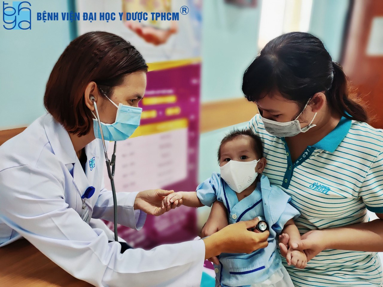 Rung động những bức ảnh y bác sĩ bệnh viện mùa COVID-19 tự chụp cho nhau ảnh 6