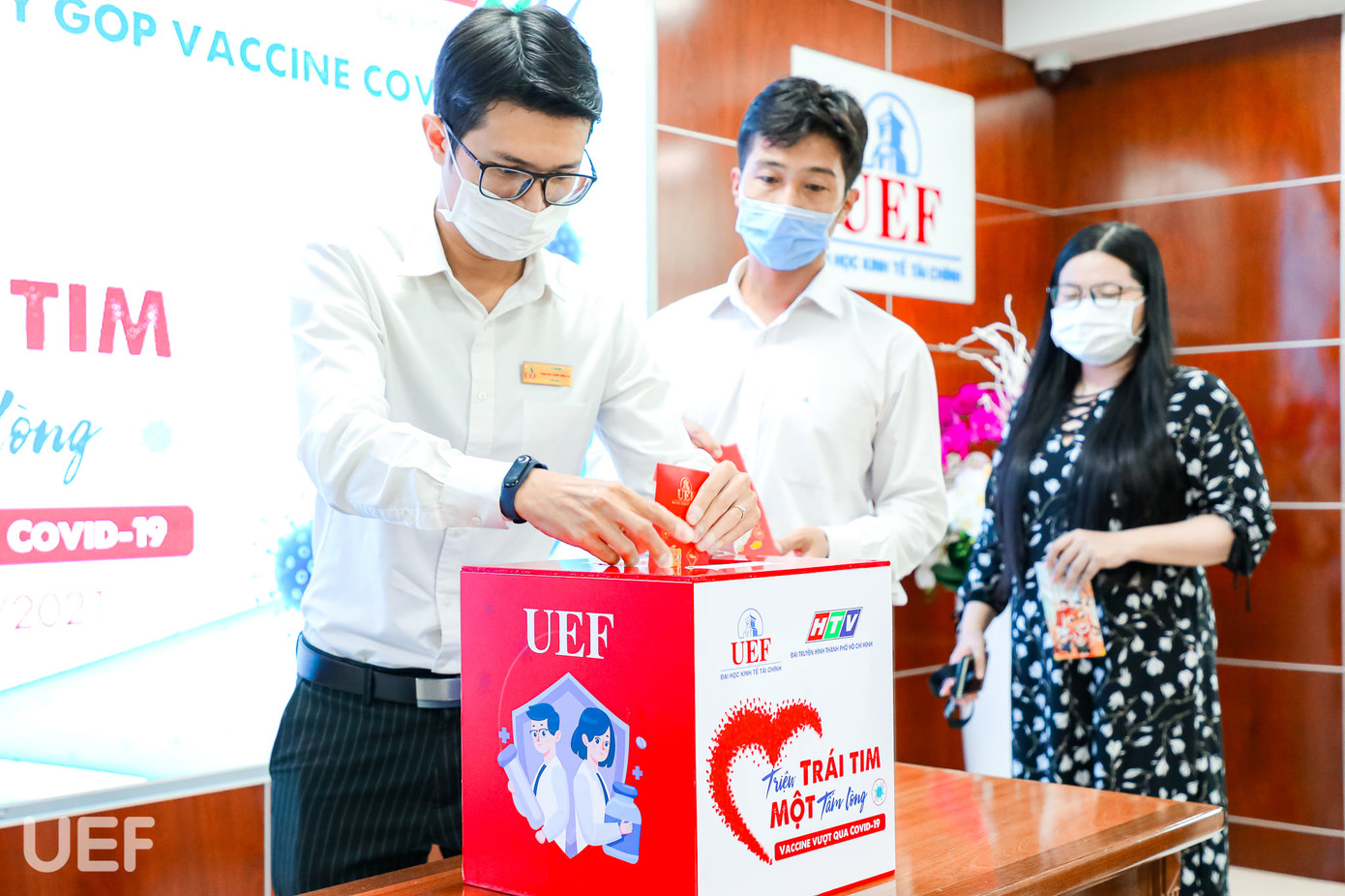 Sinh viên, giảng viên UEF chung tay quyên góp vaccine đẩy lùi COVID-19 ảnh 1