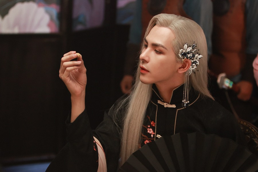 Nguyễn Trần Trung Quân và Denis Đặng “đốt” 10 tỷ đồng cho “Nước chảy hoa trôi” ảnh 4