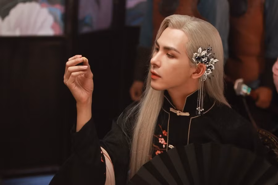 Nguyễn Trần Trung Quân và Denis Đặng “đốt” 10 tỷ đồng cho “Nước chảy hoa trôi” ảnh 4