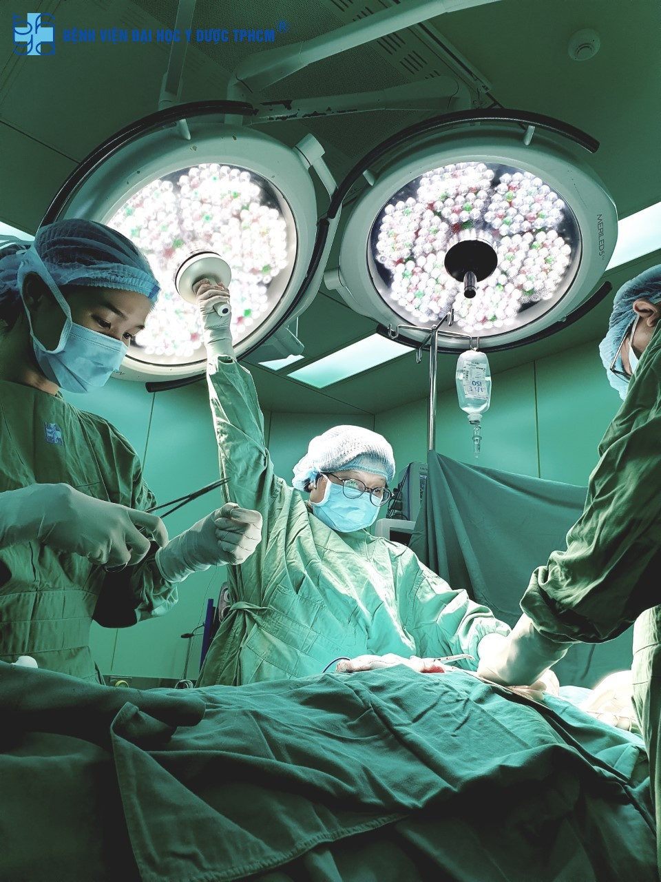 Rung động những bức ảnh y bác sĩ bệnh viện mùa COVID-19 tự chụp cho nhau ảnh 2