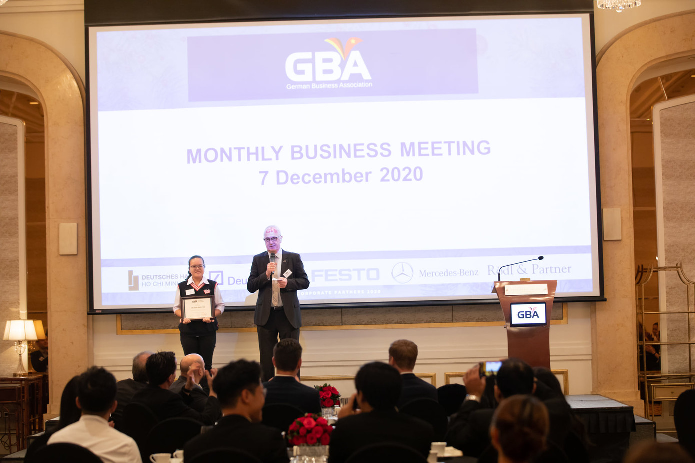 Đồng cảm với người trồng tiêu, sinh viên VKU làm hẳn sàn giao dịch thương mại trực tuyến ảnh 3