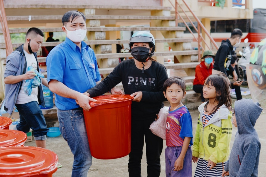 Mùa Xuân của sinh viên cho những mảnh đời, buôn làng ảnh 6