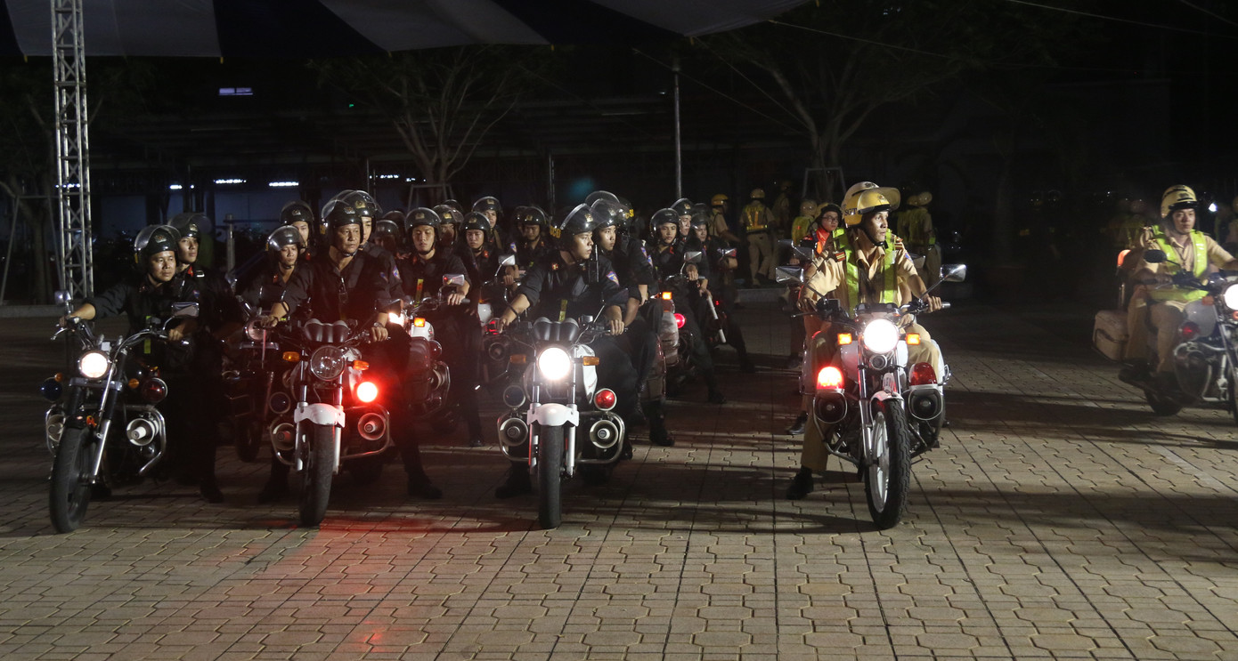 Tân Giám đốc Công an TPHCM chủ trì lễ ra quân trấn áp tội phạm ảnh 1