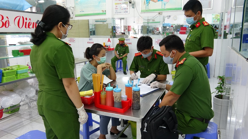 Lãnh đạo TPHCM yêu cầu 'đi từng ngõ gõ từng nhà' xác minh người từ Đà Nẵng vào ảnh 4