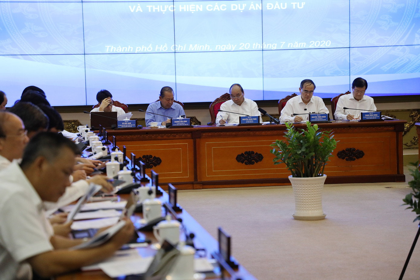 Thủ tướng Nguyễn Xuân Phúc làm việc với TPHCM gỡ vướng trong giải ngân đầu tư công ảnh 1