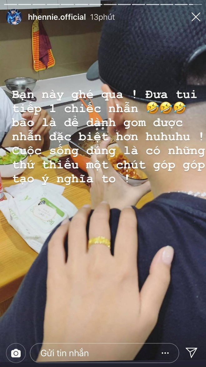 H'Hen Niê khoe được bạn trai tặng nhẫn sau tin đồn chia tay vì huỷ theo dõi trên instagram ảnh 1