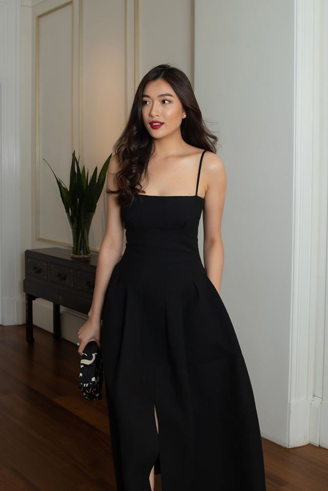 Hoa hậu Mỹ Linh, Á hậu Thuý An diện váy xẻ táo bạo khoe vẻ quyến rũ khi làm giám khảo ảnh 10