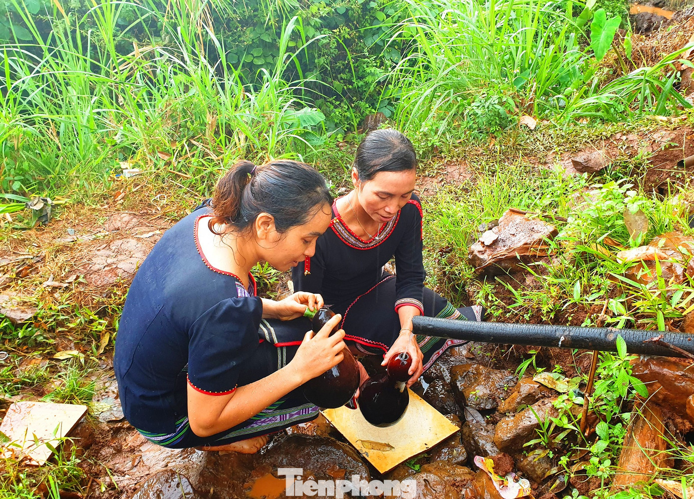 Làm lễ cầu mưa, mây đen kéo đến, trút nước ầm ầm ảnh 4