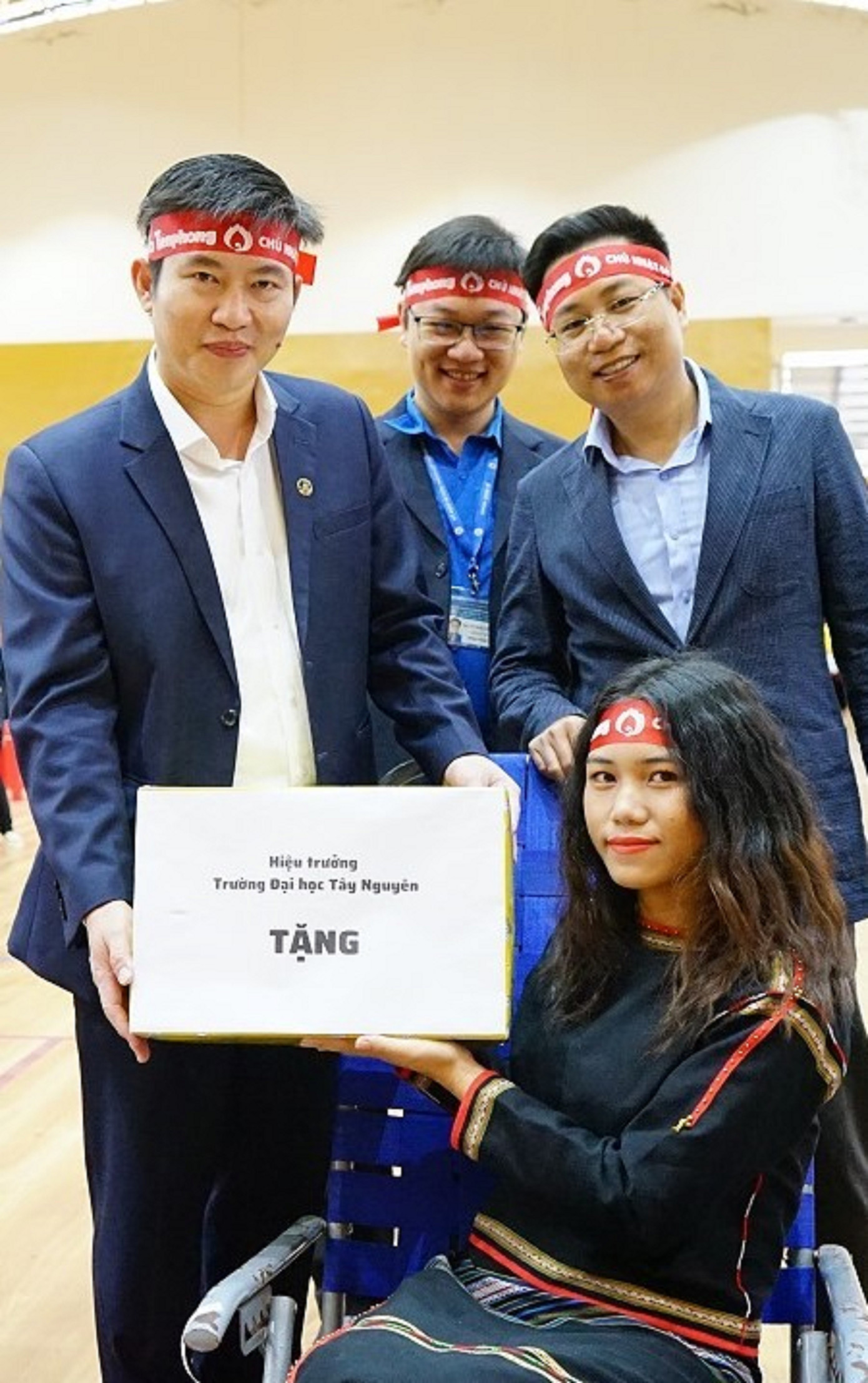 Sôi nổi ngày Chủ nhật Đỏ ở Trường Đại học Tây Nguyên ảnh 5