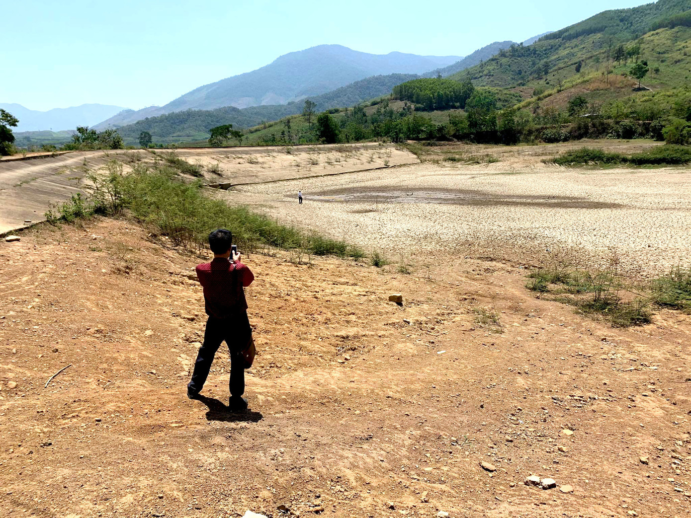 Nắng hạn chạm đỉnh, hơn 10 nghìn hecta cây trồng nguy cơ ‘chết khát’ ảnh 1