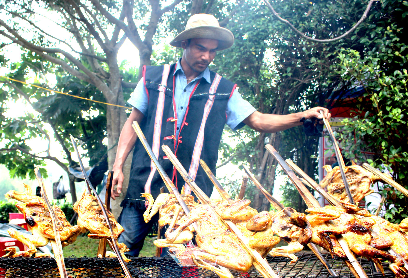 Gà nướng 'sa lửa' Tây Nguyên: Nhìn thôi đã thèm ảnh 2