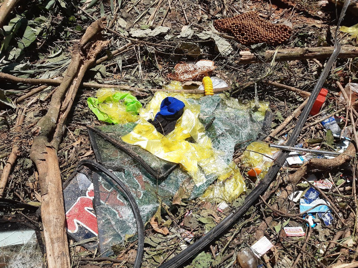 Cận cảnh hiện trường xe khách lao xuống vực khiến ít nhất 5 người chết ảnh 7