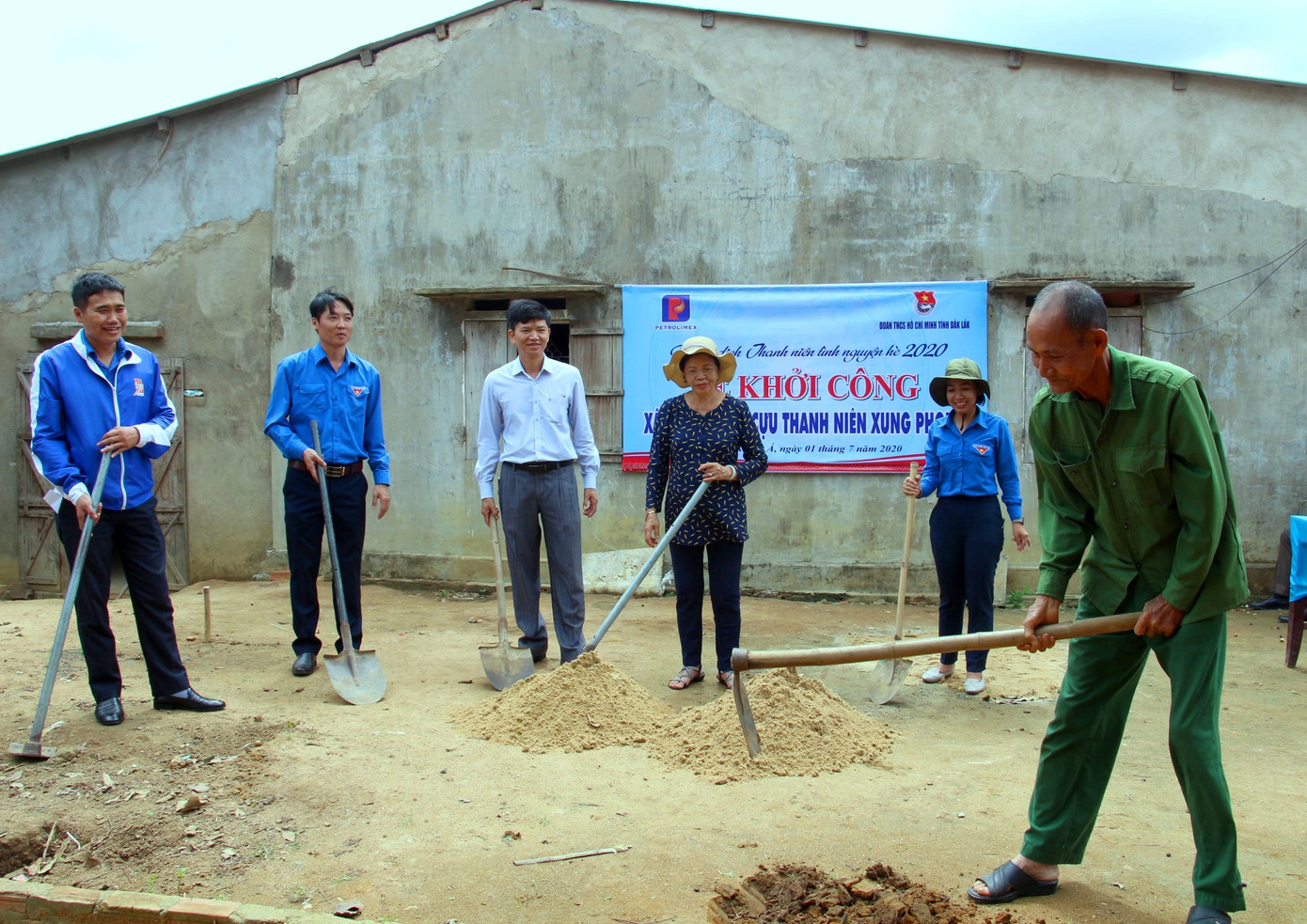 Đắk Lắk: Nhiều hoạt động ý nghĩa của tuổi trẻ giúp đỡ cộng đồng ảnh 6