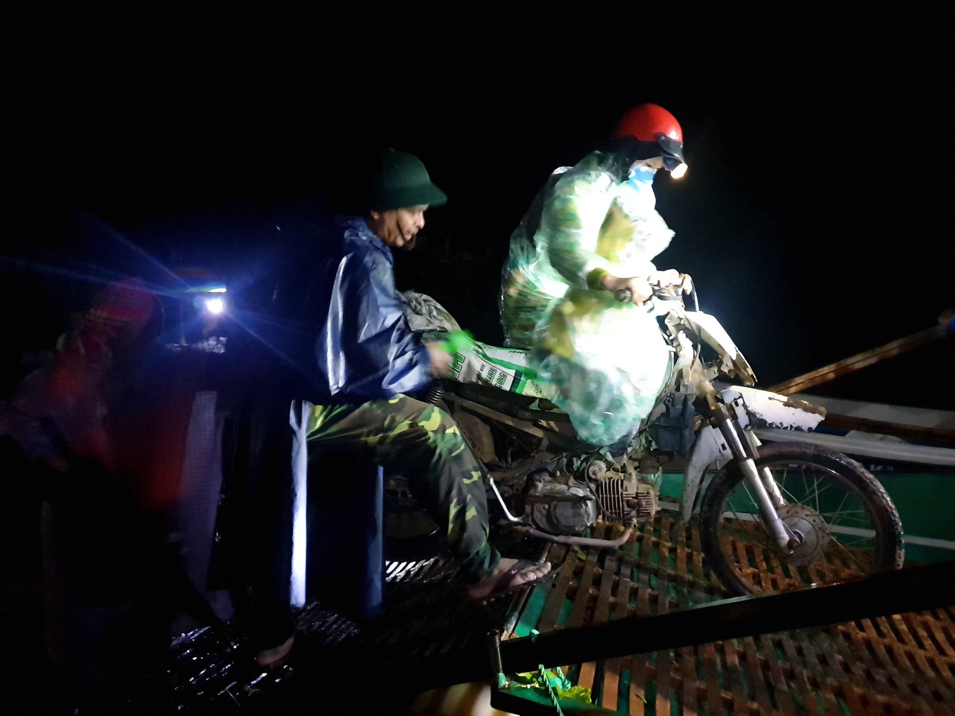 Tây Nguyên nỗ lực khắc phục thiệt hại do bão lũ ảnh 5