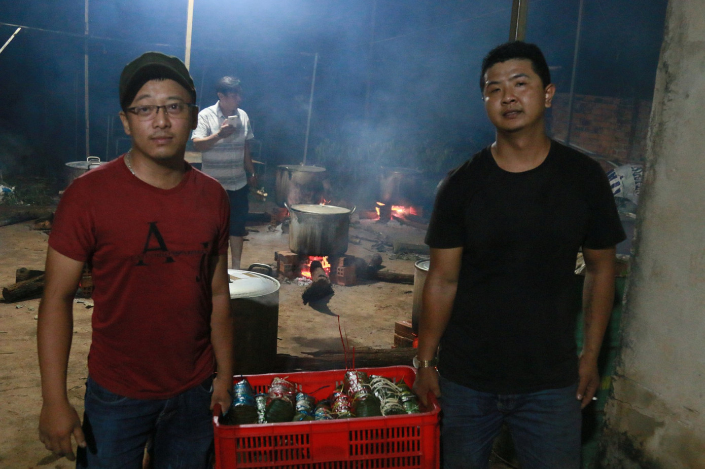 Tây Nguyên: Trắng đêm nổi lửa nấu hàng nghìn bánh tét tặng miền Trung ảnh 3