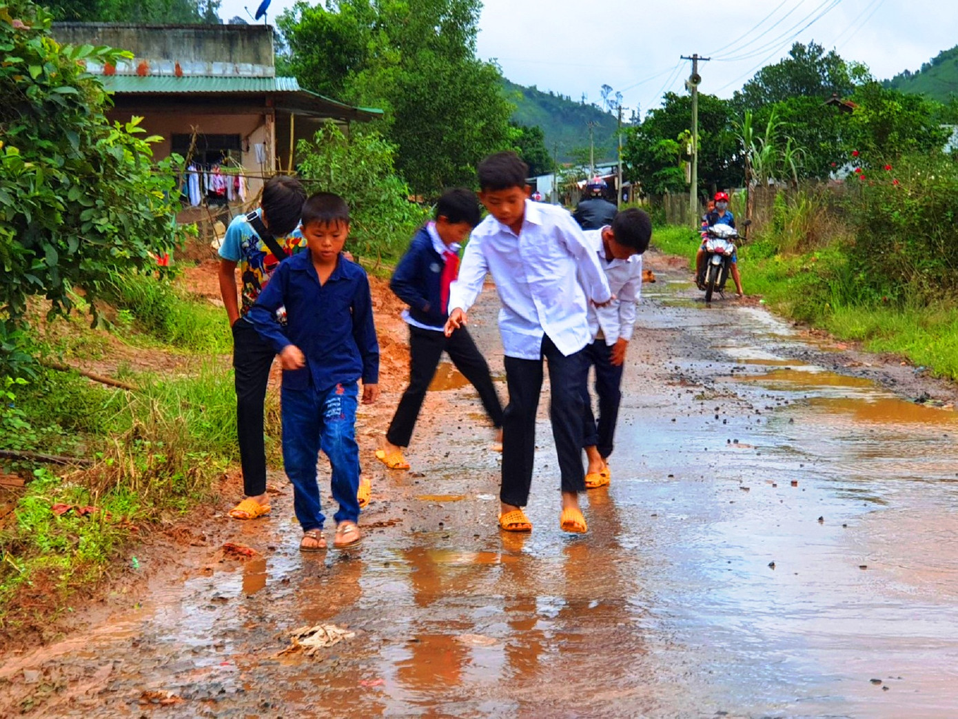 Giáo viên mầm non Đắk Nông không có chứng chỉ ngoại ngữ sắp bị đuổi? ảnh 1