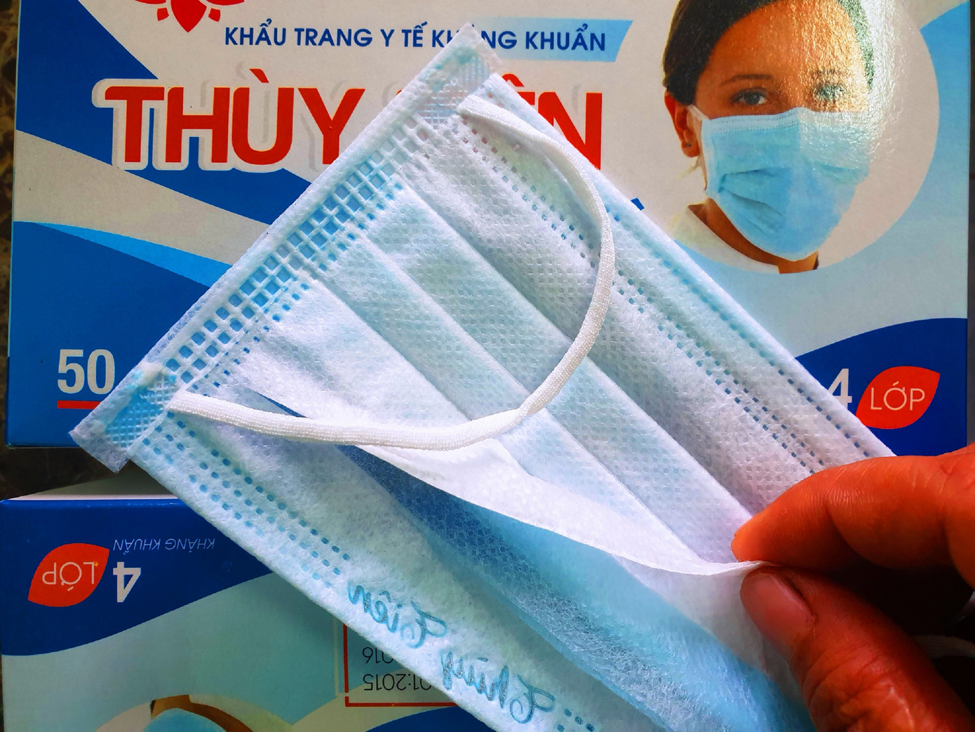 Khẩu trang không phép sản xuất công khai ở Đắk Lắk: Ai chịu trách nhiệm? ảnh 1