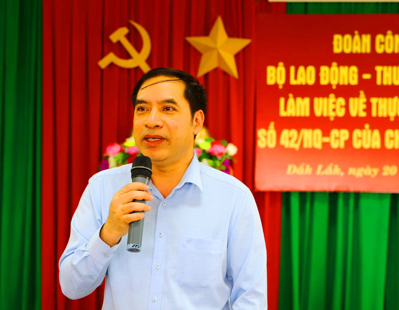 Công khai danh sách người hưởng gói hỗ trợ 62 tỷ để giám sát ảnh 1