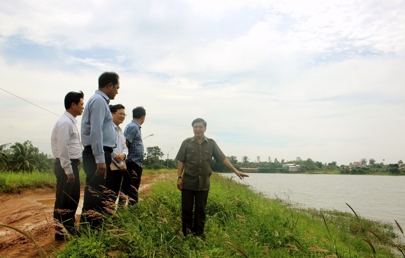 Kiểm tra hồ đập, Bí thư Đắk Lắk nhắc vụ vỡ đê nhấn chìm 2.000 ha lúa ảnh 2