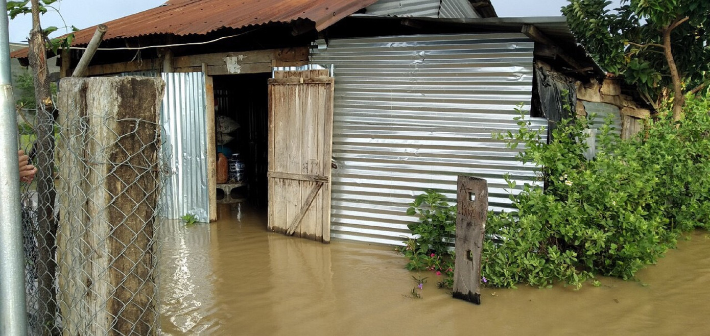 Nước lũ đổ về, hàng trăm hộ dân Đắk Lắk bị ngập nặng ảnh 4