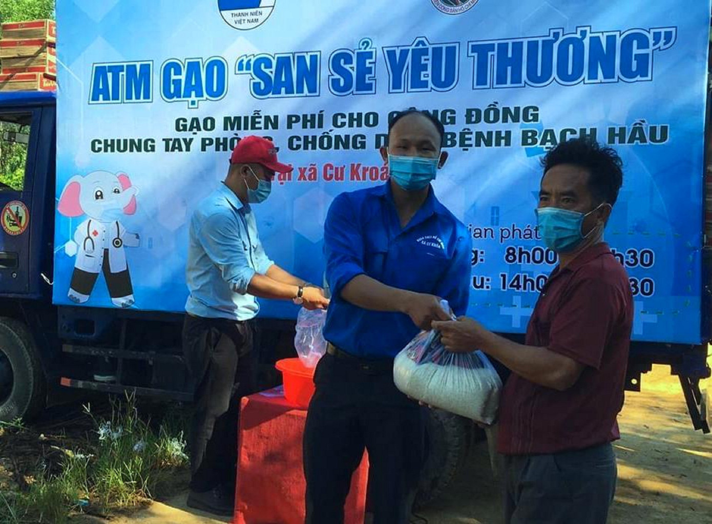 Phòng chống bạch hầu, đoàn thanh niên tái khởi động ATM gạo lưu động ảnh 2